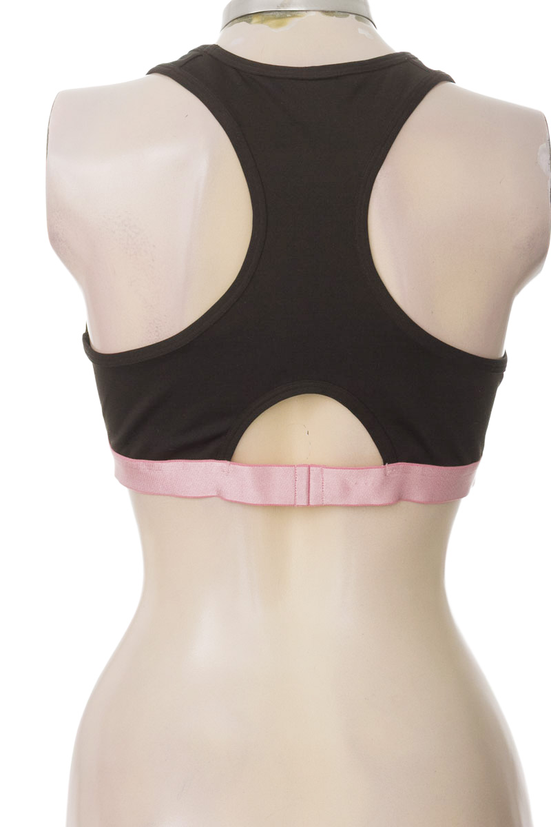 Ropa Deportiva / Salida de Baño color Negro - Closeando