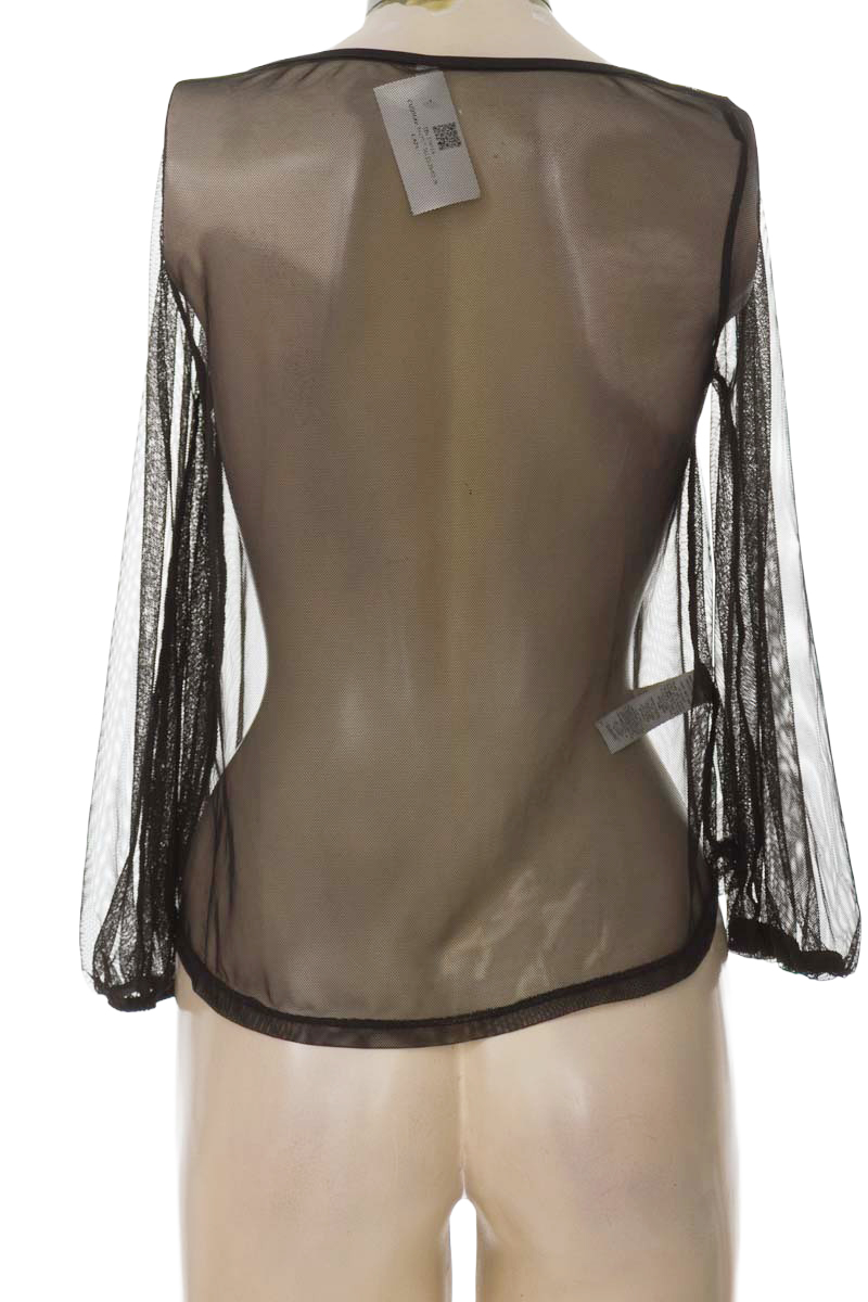 Top / Camiseta color Negro - Azzorti