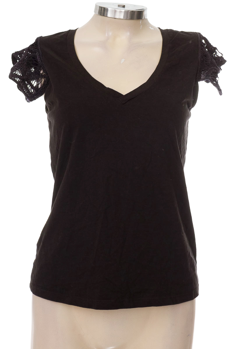 Top / Camiseta color Negro - Arkitect by Manuela Alvarez