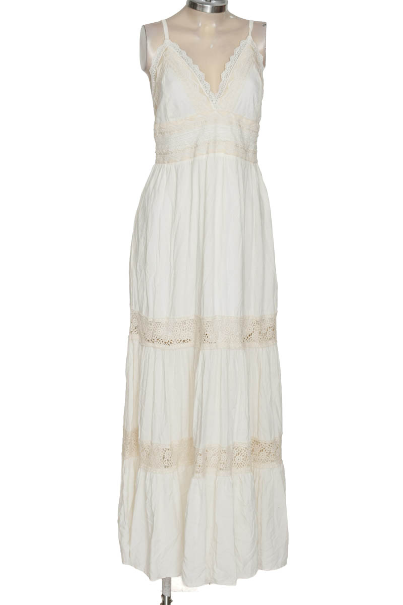 Vestido / Enterizo color Blanco - Solitaire