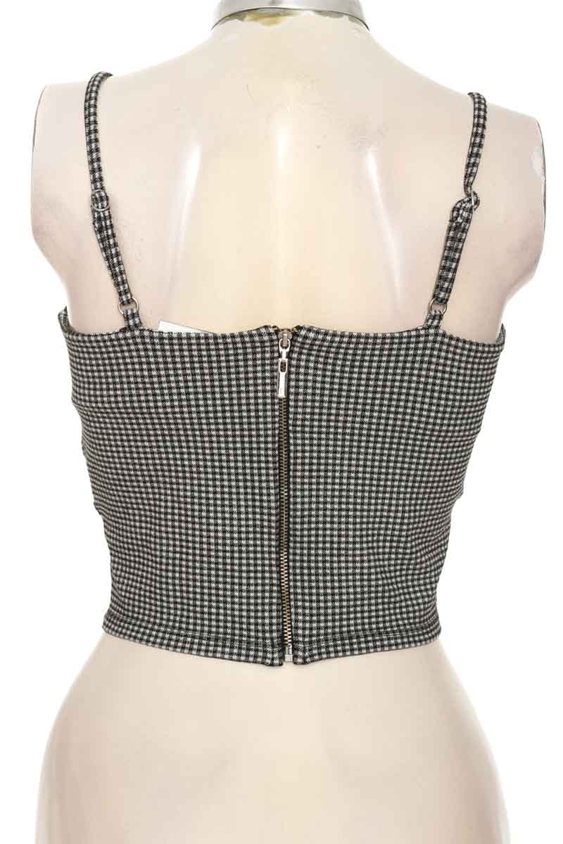 Top / Camiseta color Negro - ELA
