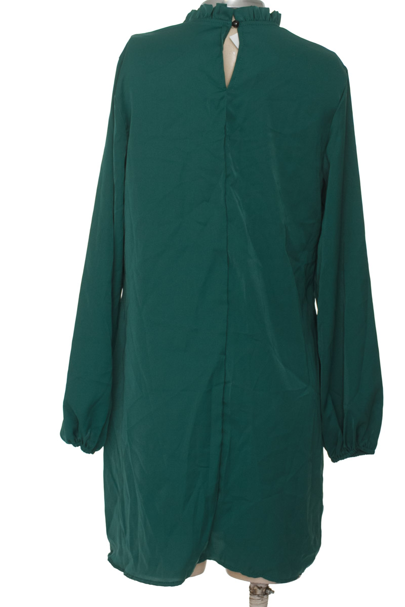 Vestido / Enterizo color Verde - Closeando