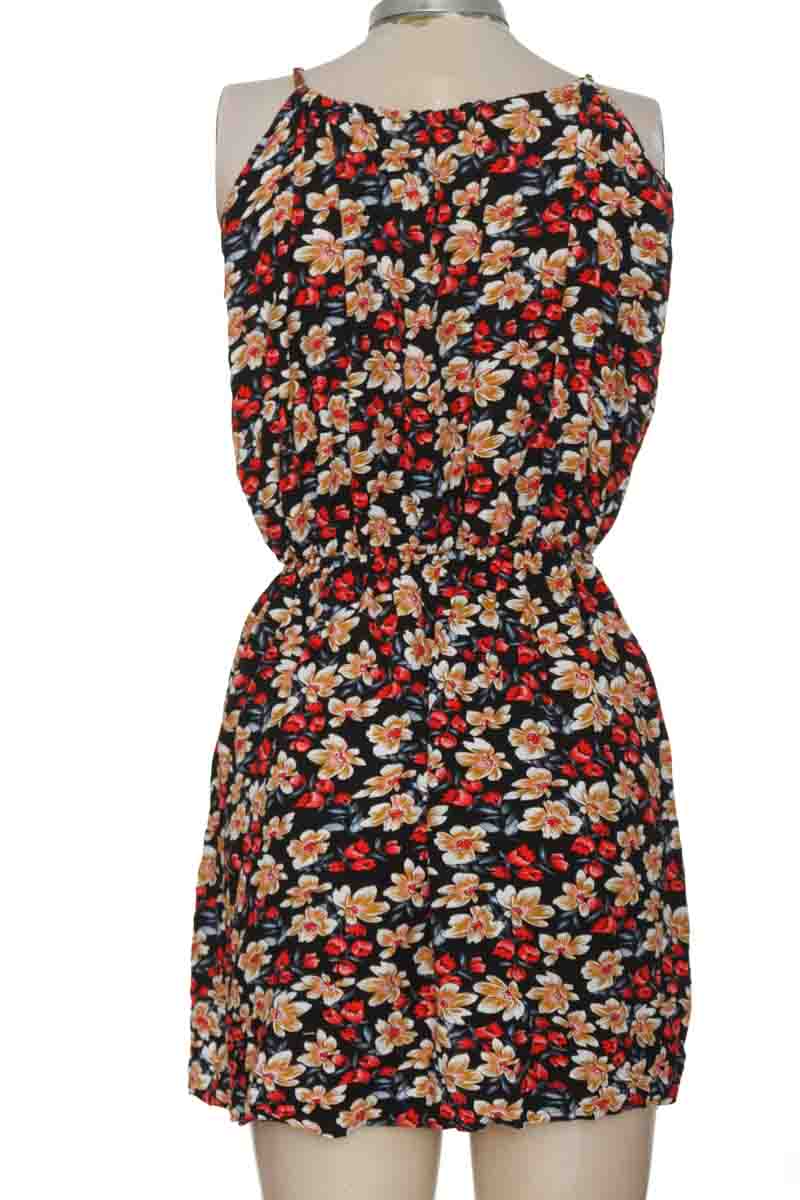 Vestido / Enterizo color Negro - Closeando