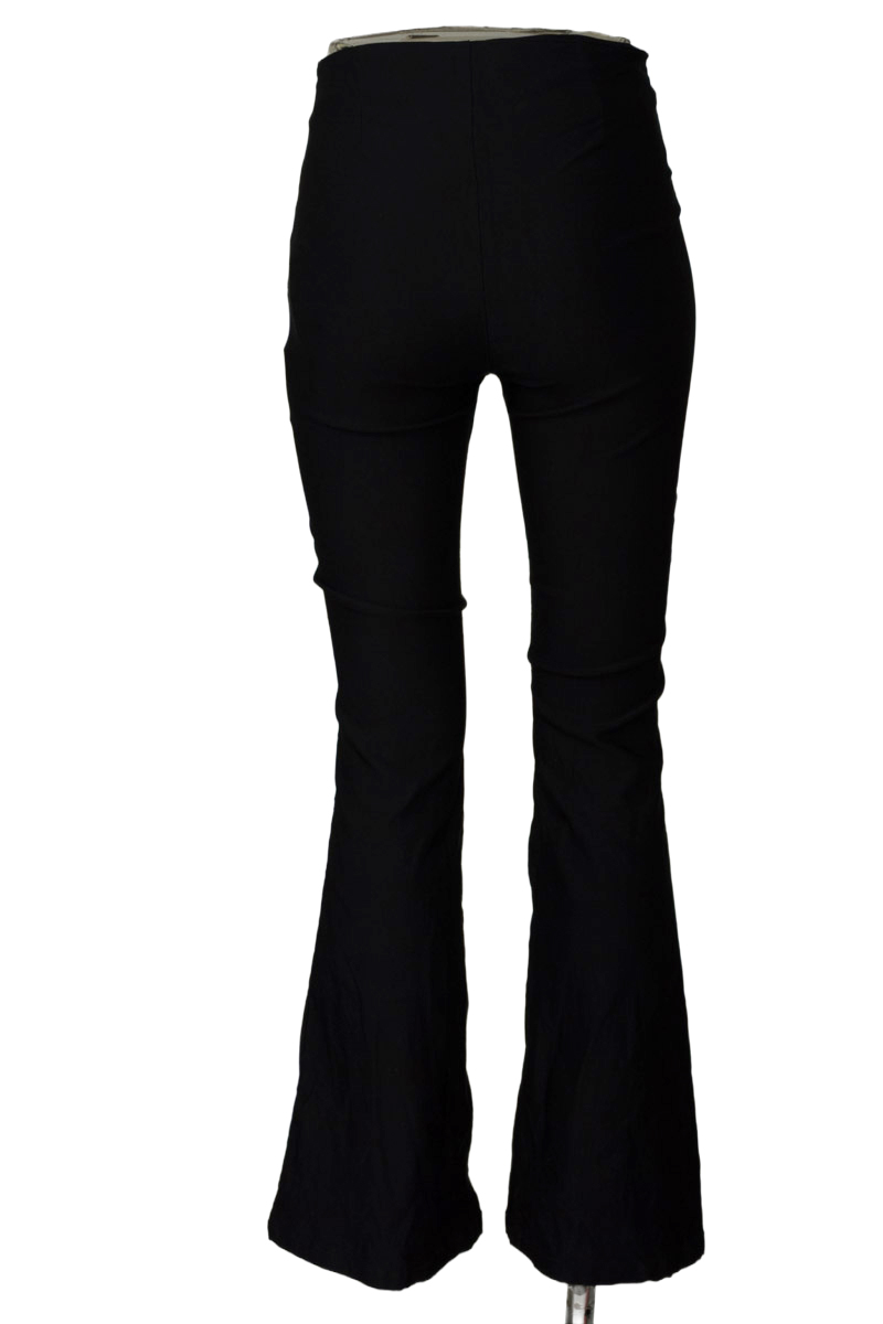 Pantalones color Negro - Trilogy