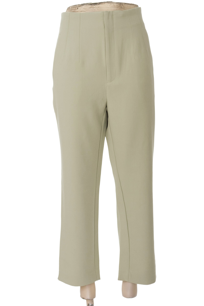 Pantalones color Verde - Stradivarius