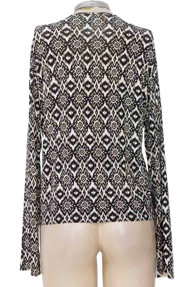 Blusa color Negro - Closeando