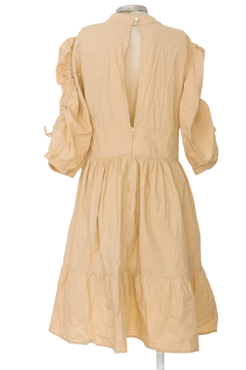 Vestido / Enterizo color Beige - Free