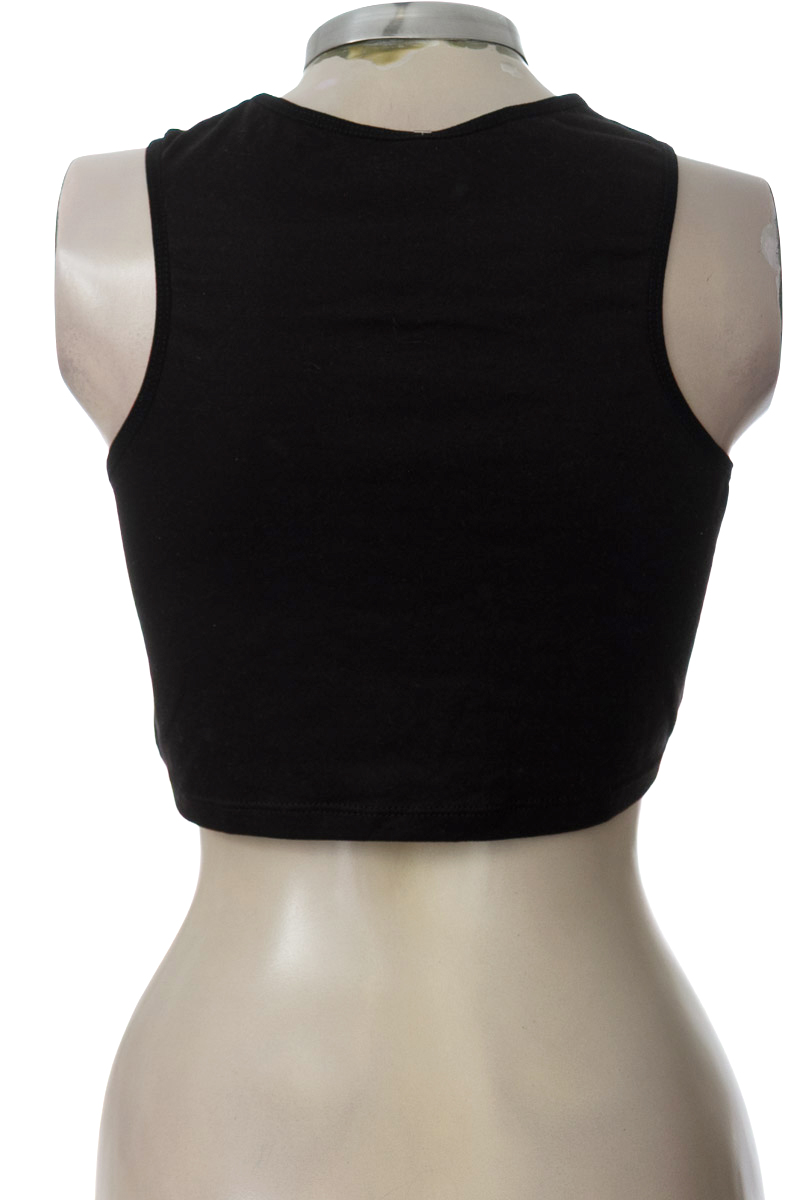 Top / Camiseta color Negro - Closeando