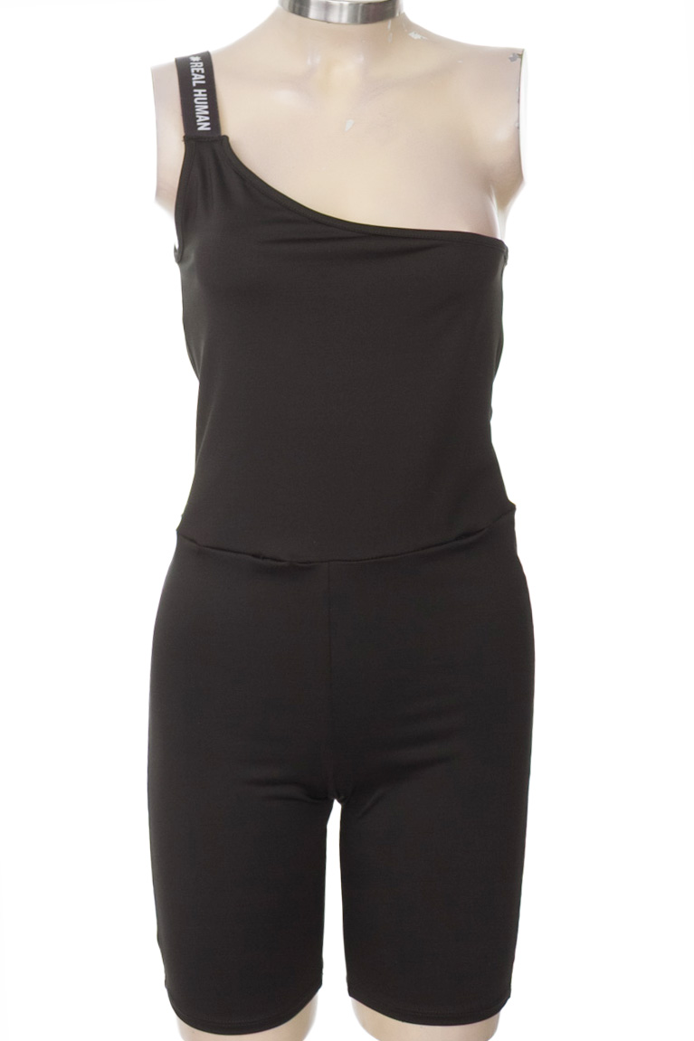 Vestido / Enterizo color Negro - Yerba Buena