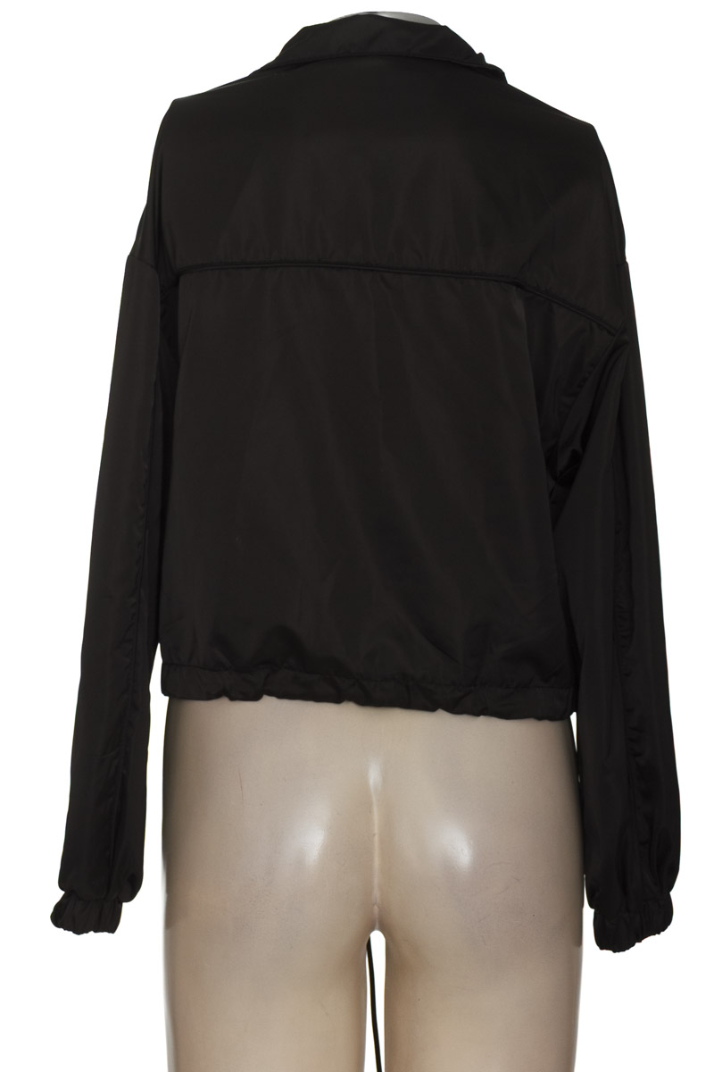 Chaqueta / Abrigo color Negro - Bershka