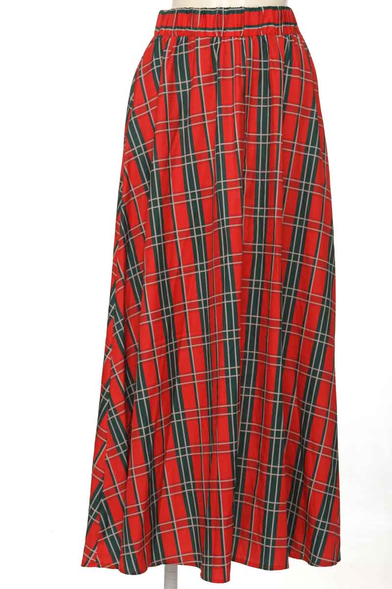 Falda color Rojo - Closeando