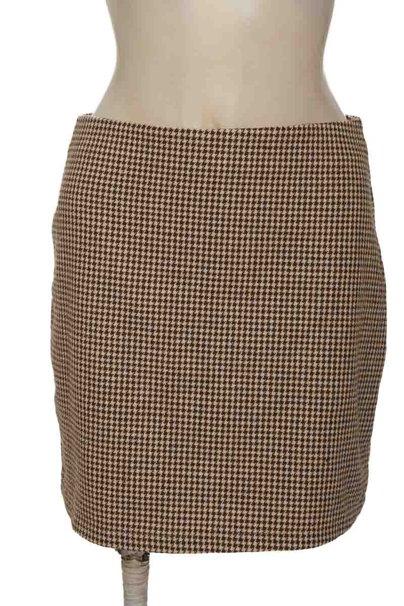 Falda color Beige - Closeando