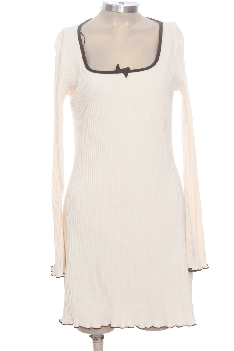 Vestido / Enterizo color Beige - Divided by H&M