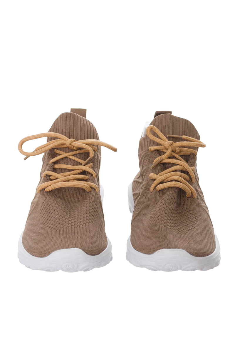 Zapatos color Café - Closeando