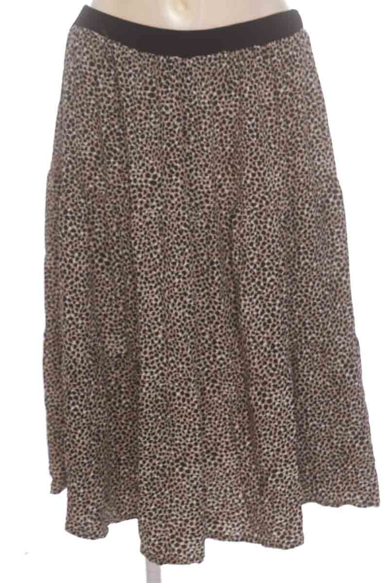 Falda color Beige - Closeando