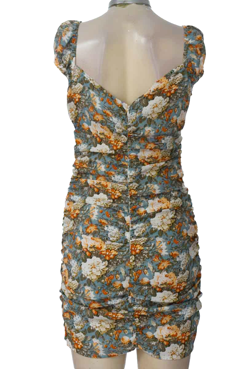 Vestido / Enterizo color Estampado - Closeando