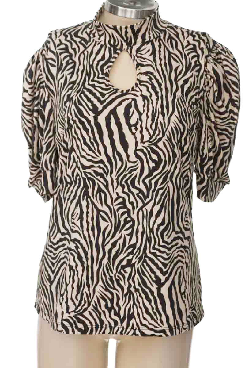 Blusa color Beige - Closeando