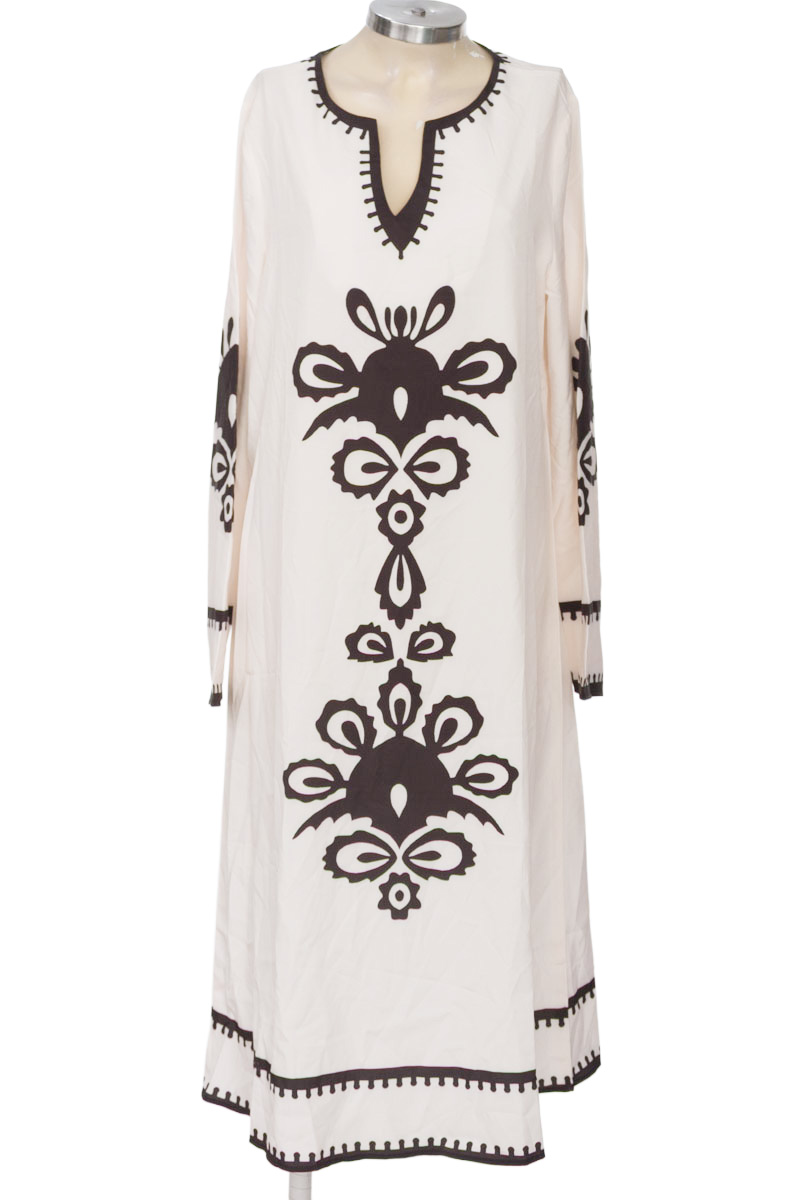 Vestido / Enterizo color Beige - Closeando