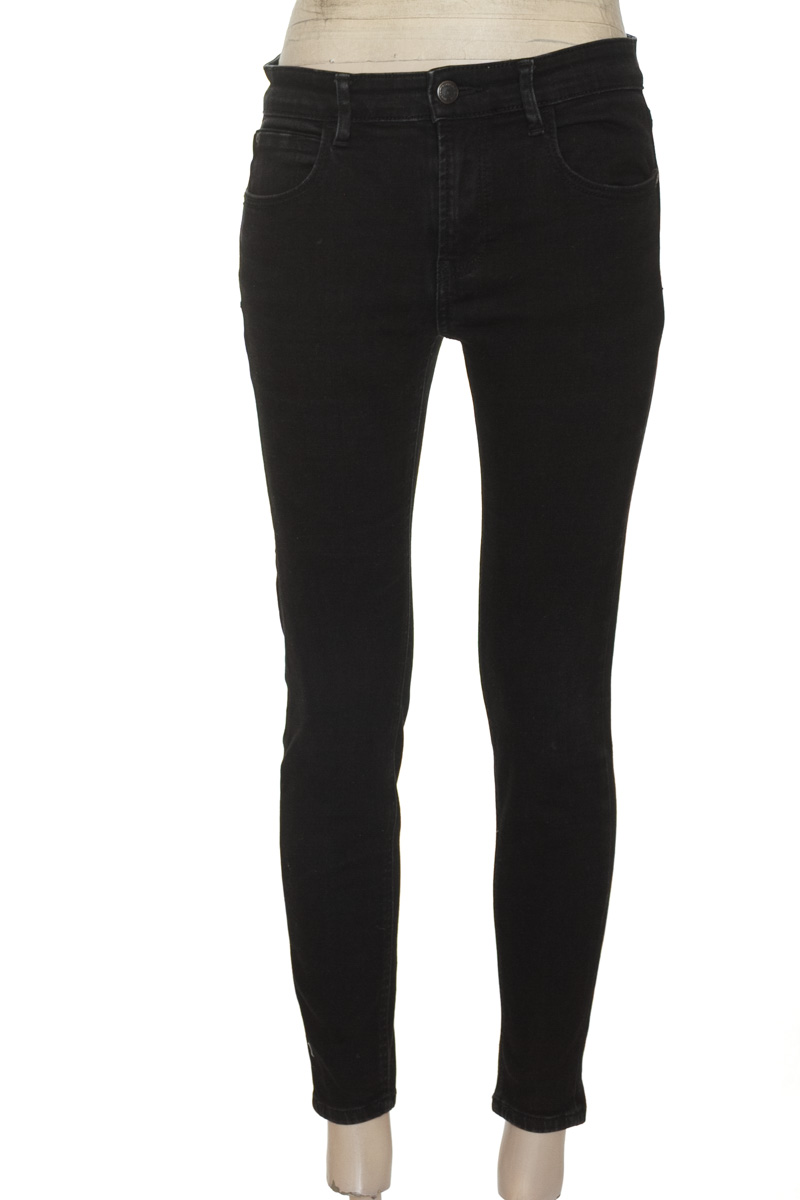 Pantalones color Negro - Stradivarius