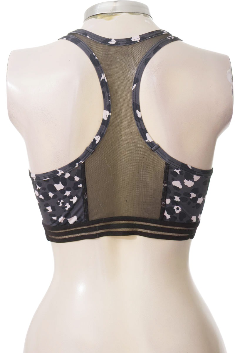 Ropa Deportiva / Salida de Baño color Gris - Closeando