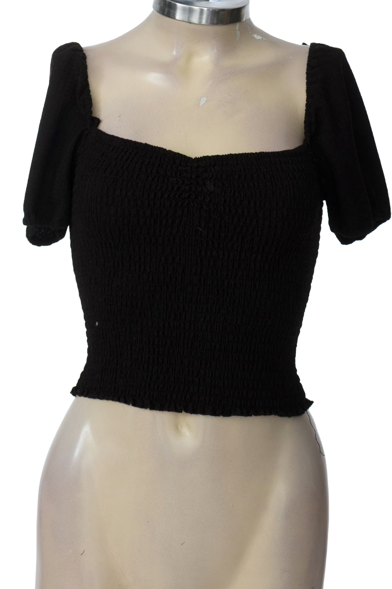 Top / Camiseta color Negro - Stradivarius