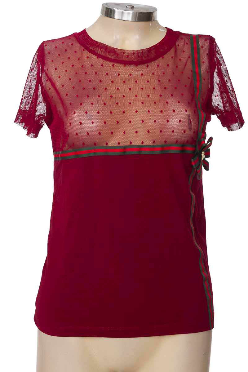 Top / Camiseta color Vinotinto - Closeando