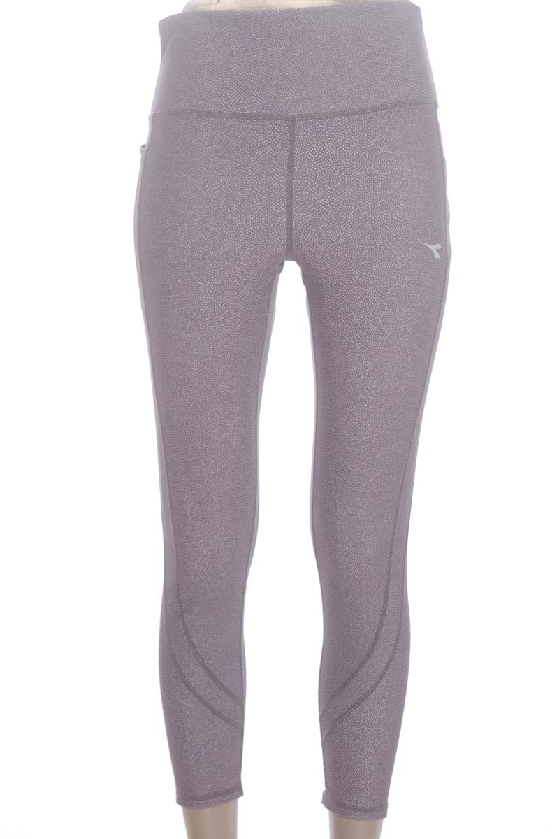 Ropa Deportiva / Salida de Baño color Gris - Diadora
