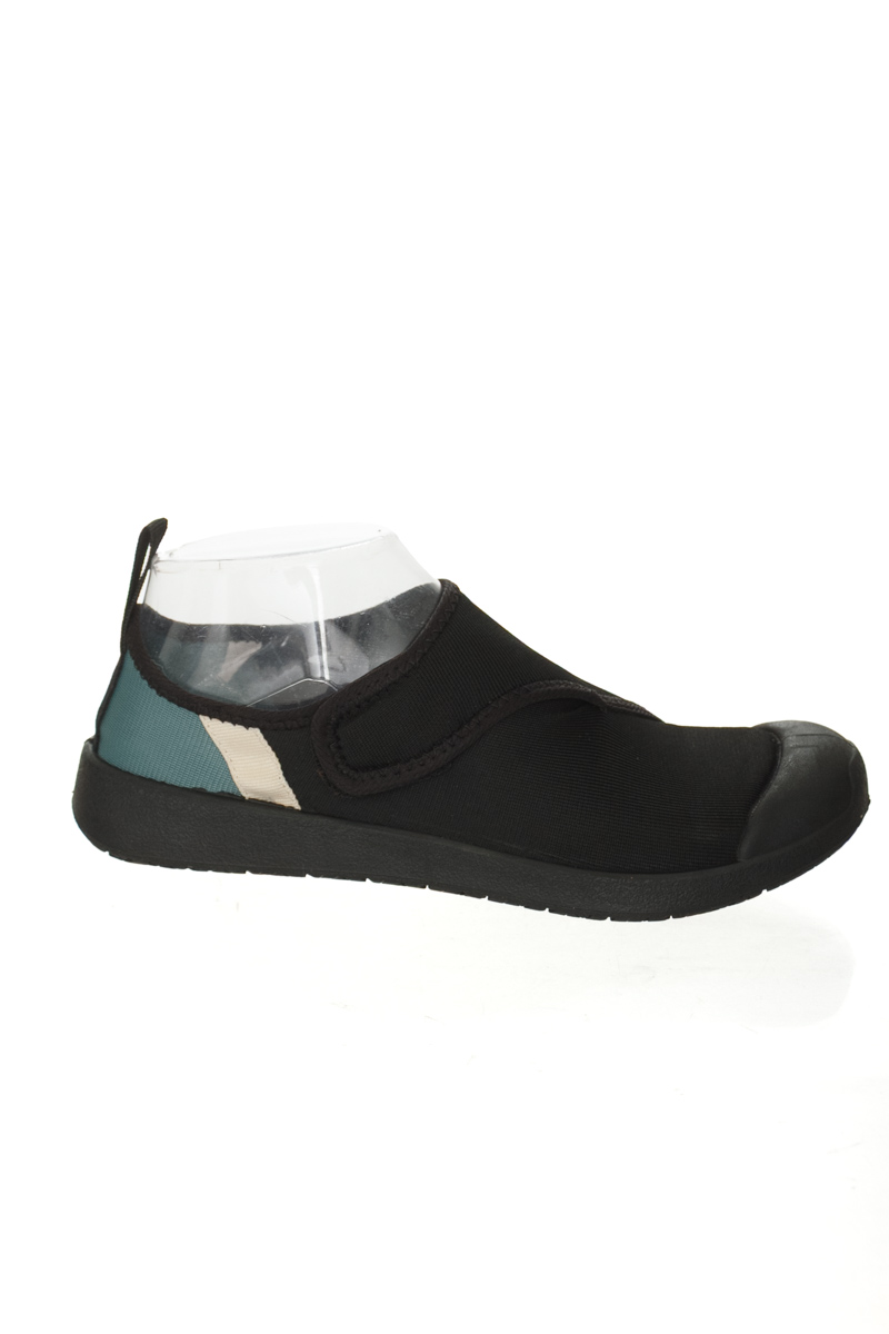 Zapatos color Negro - DECATHLON