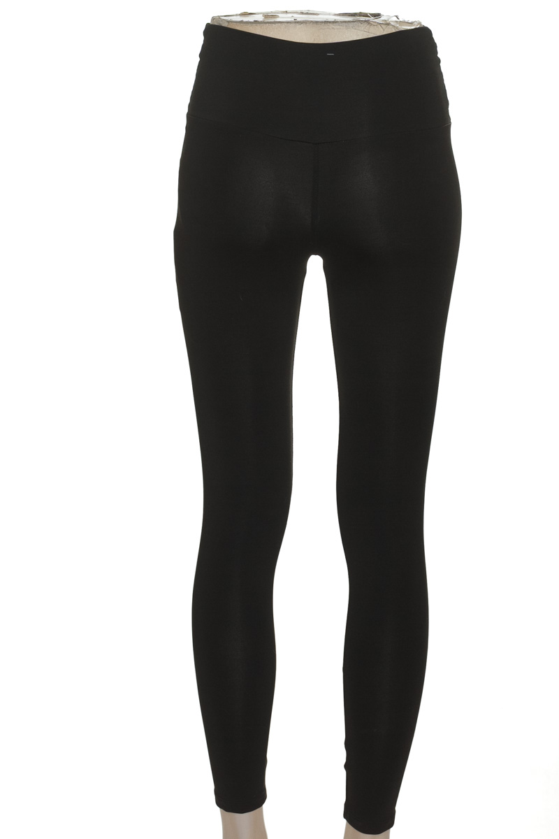 Pantalones color Negro - Closeando