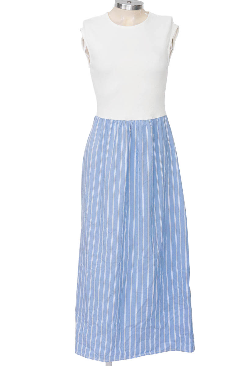 Vestido / Enterizo color Azul - Stradivarius