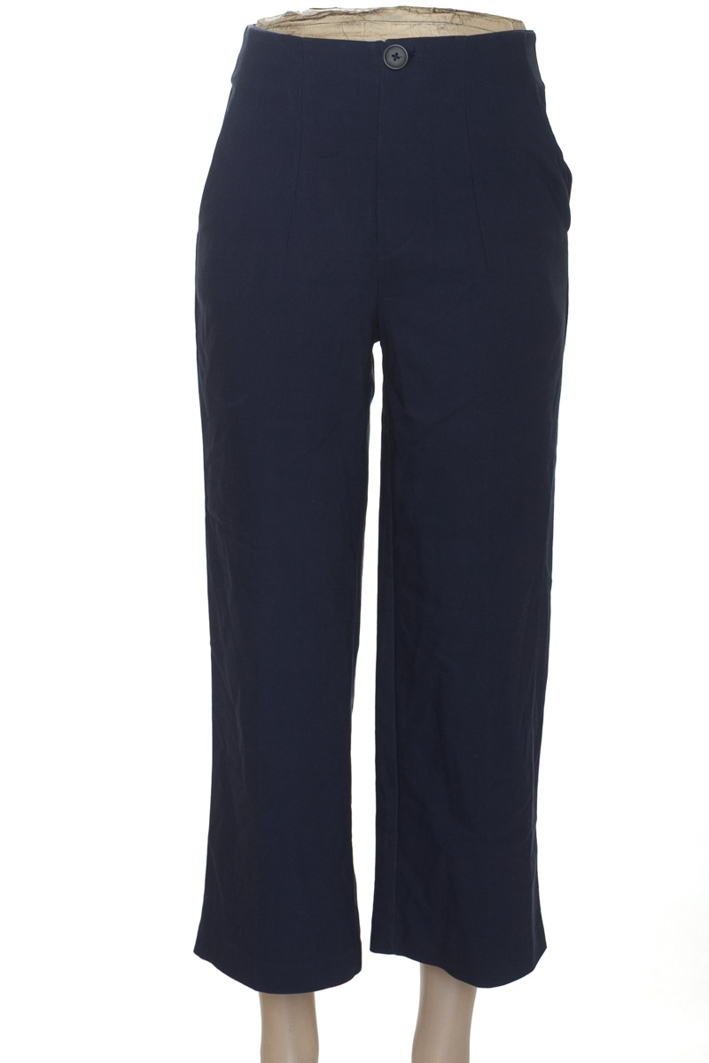 Pantalones color Azul - Stradivarius