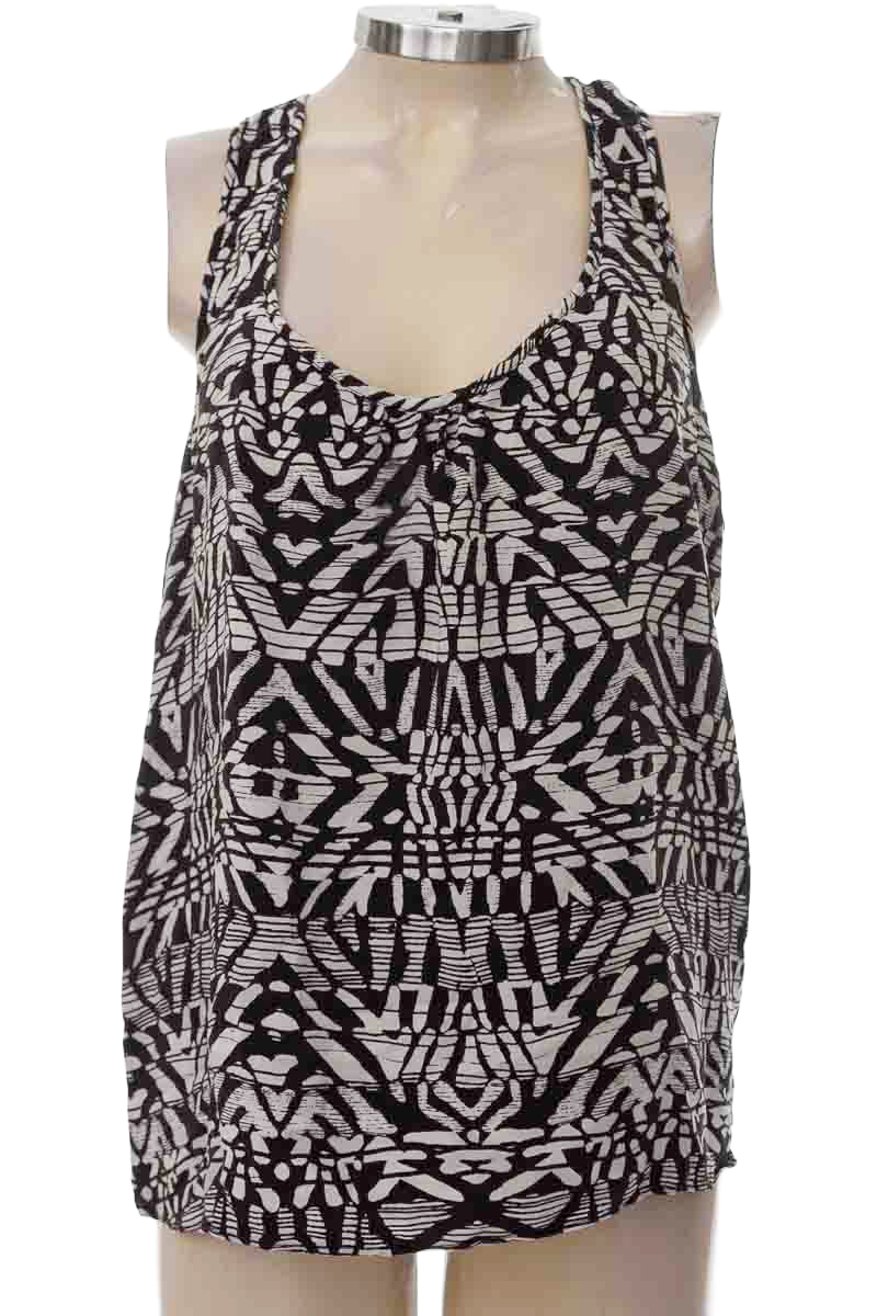 Top / Camiseta color Negro - Alice & Trixie