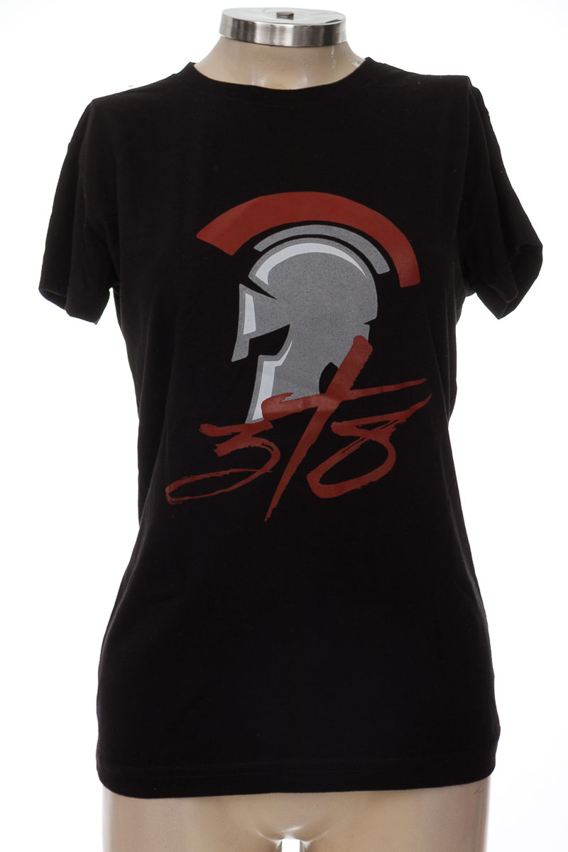 Top / Camiseta color Negro - Closeando