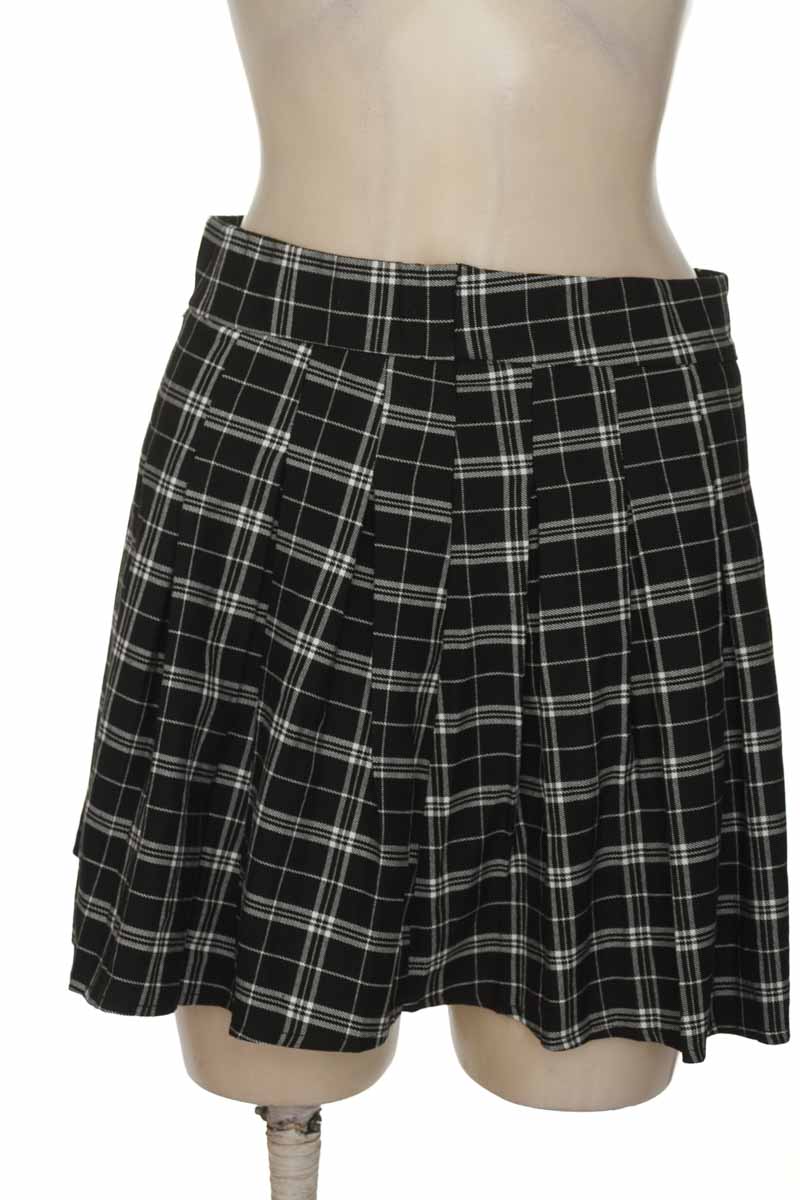 Falda color Negro - Stradivarius