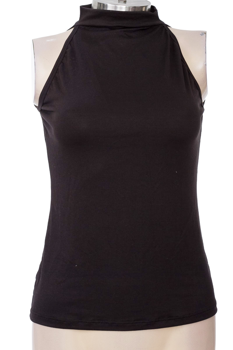 Top / Camiseta color Negro - Closeando