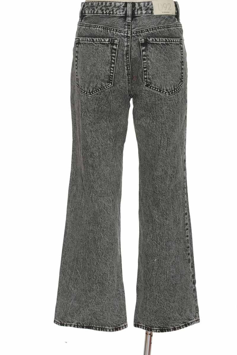 Pantalones color Gris - Stradivarius