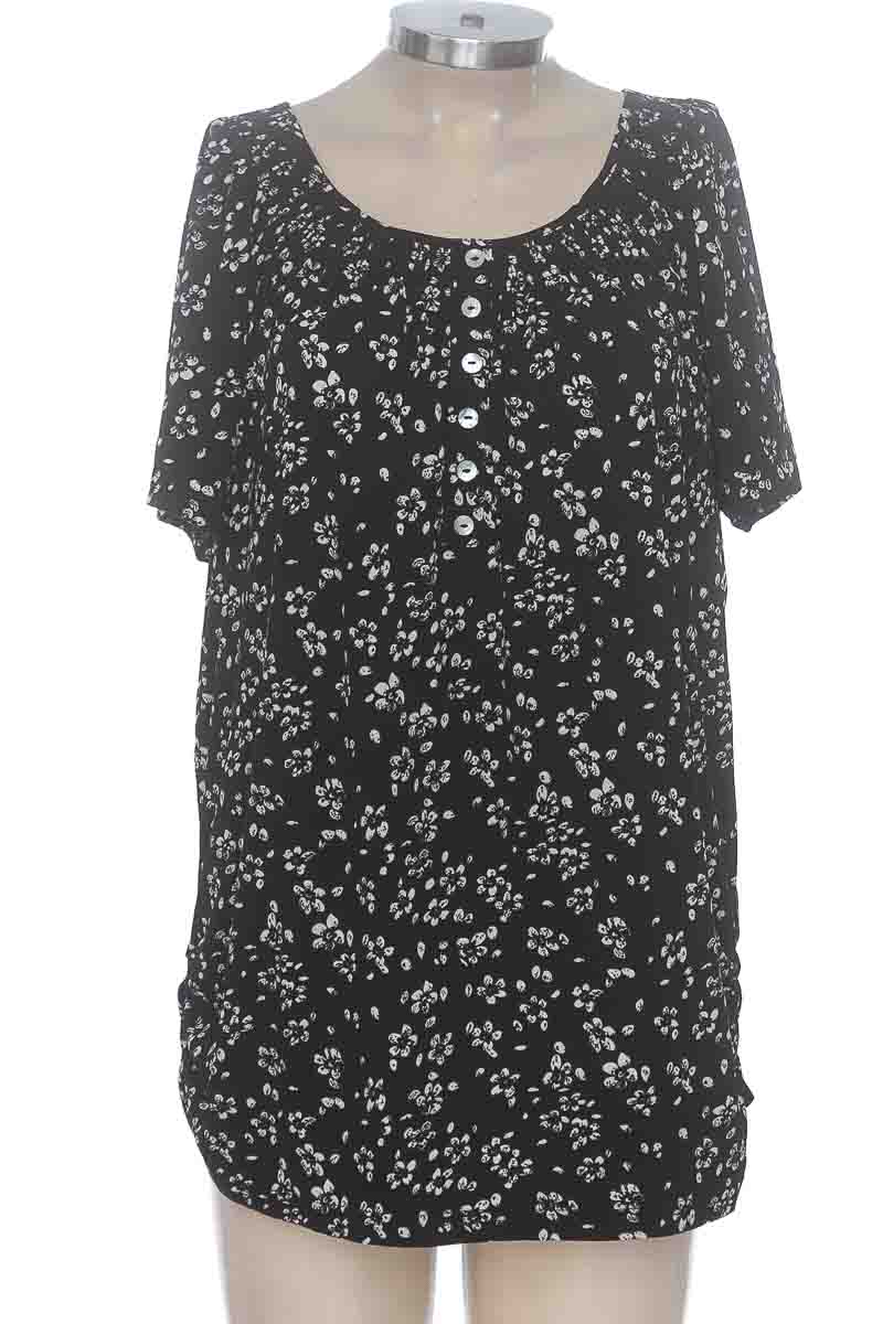 Blusa color Negro - Essential