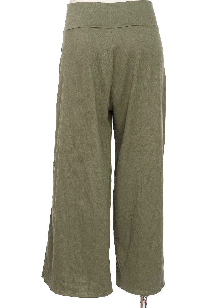 Pantalones color Verde - Loguin