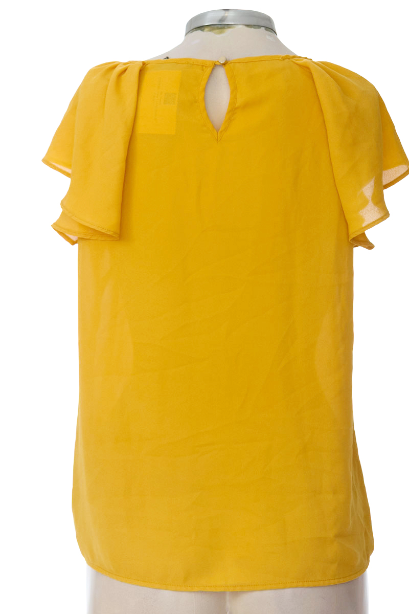 Top / Camiseta color Mostaza - Forever 21