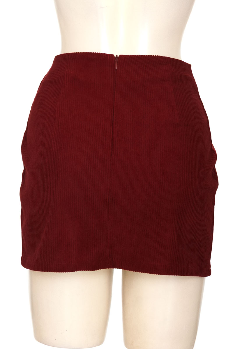 Falda color Vinotinto - Closeando