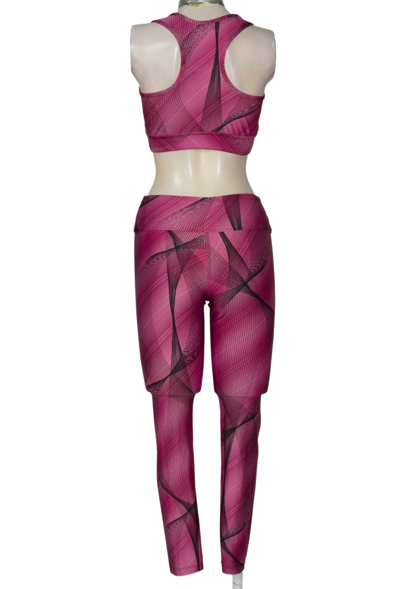 Ropa Deportiva / Salida de Baño color Rosado - Closeando