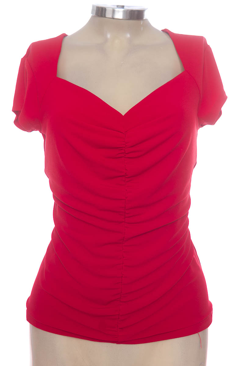 Top / Camiseta color Rojo - Guess