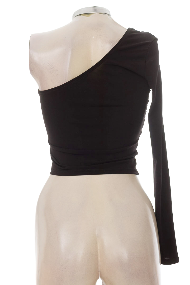 Top / Camiseta color Negro - NAF NAF