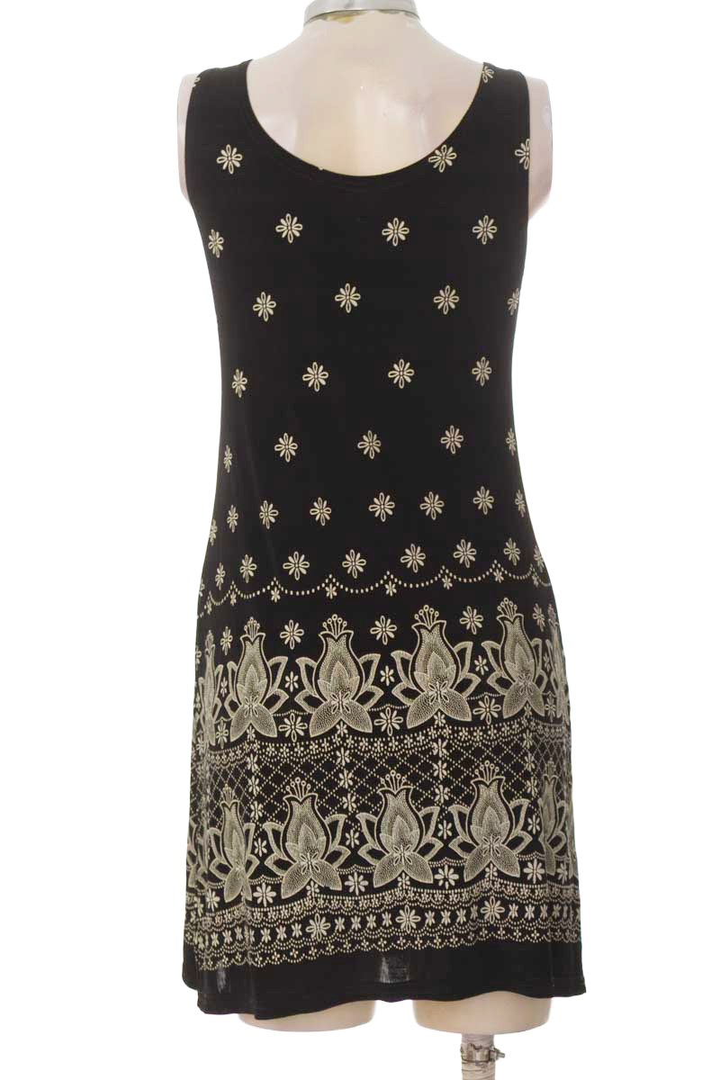 Vestido / Enterizo color Negro - Closeando