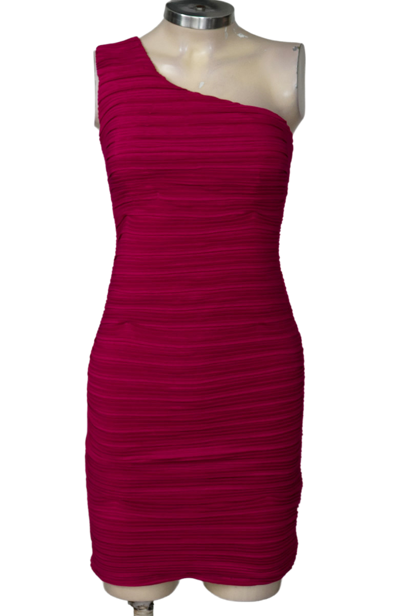 Vestido / Enterizo color Fucsia - Closeando