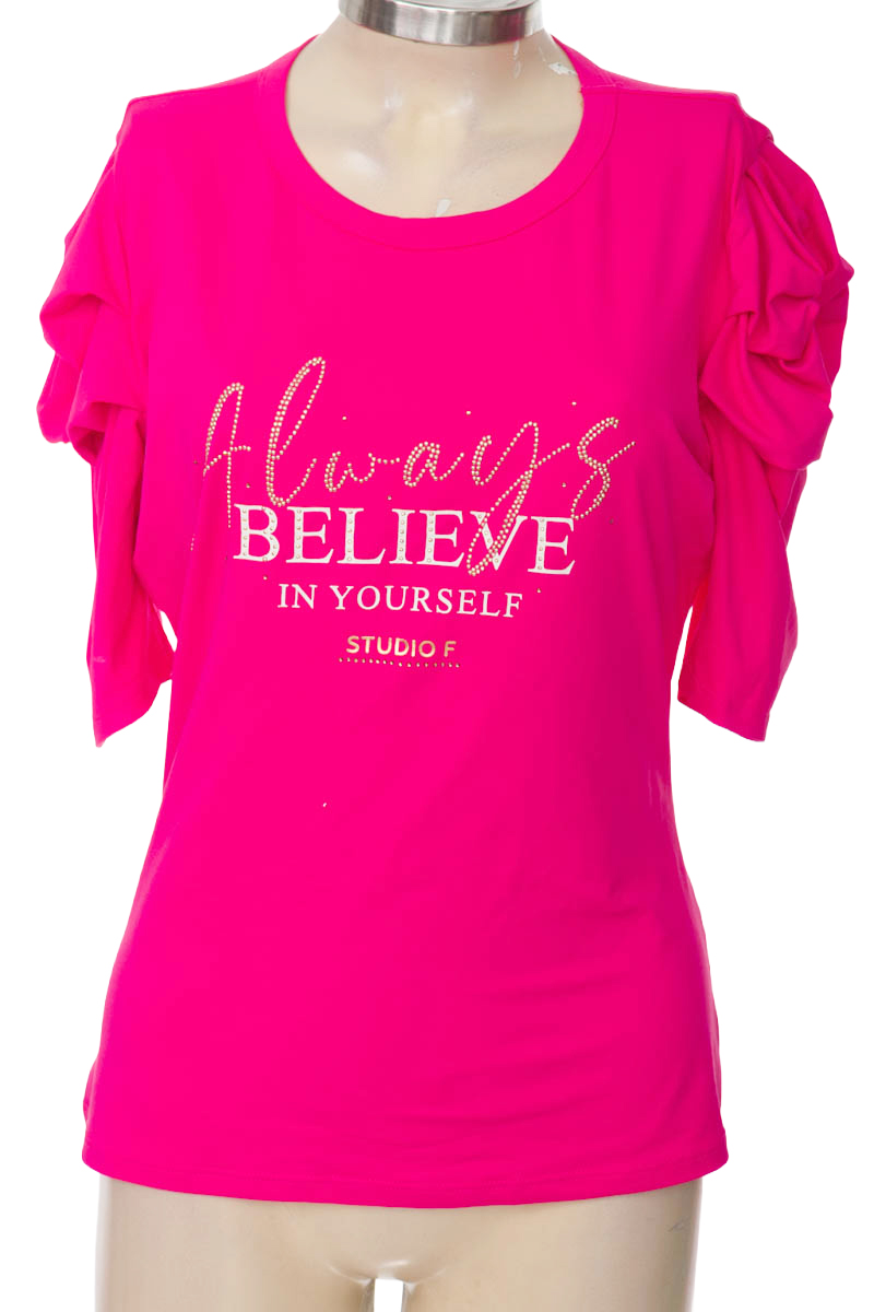 Top / Camiseta color Fucsia - Studio F