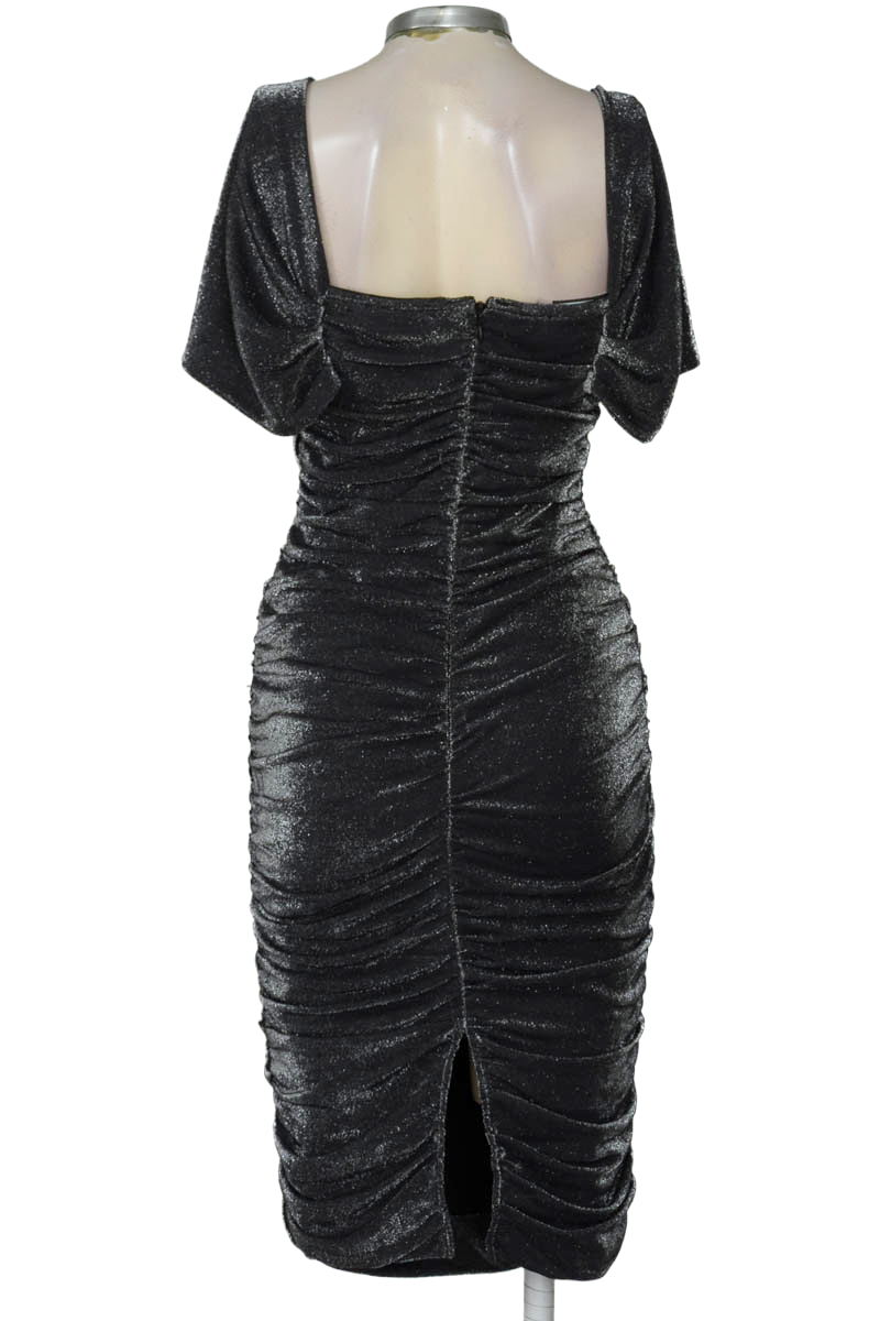 Vestido / Enterizo color Gris - Closeando