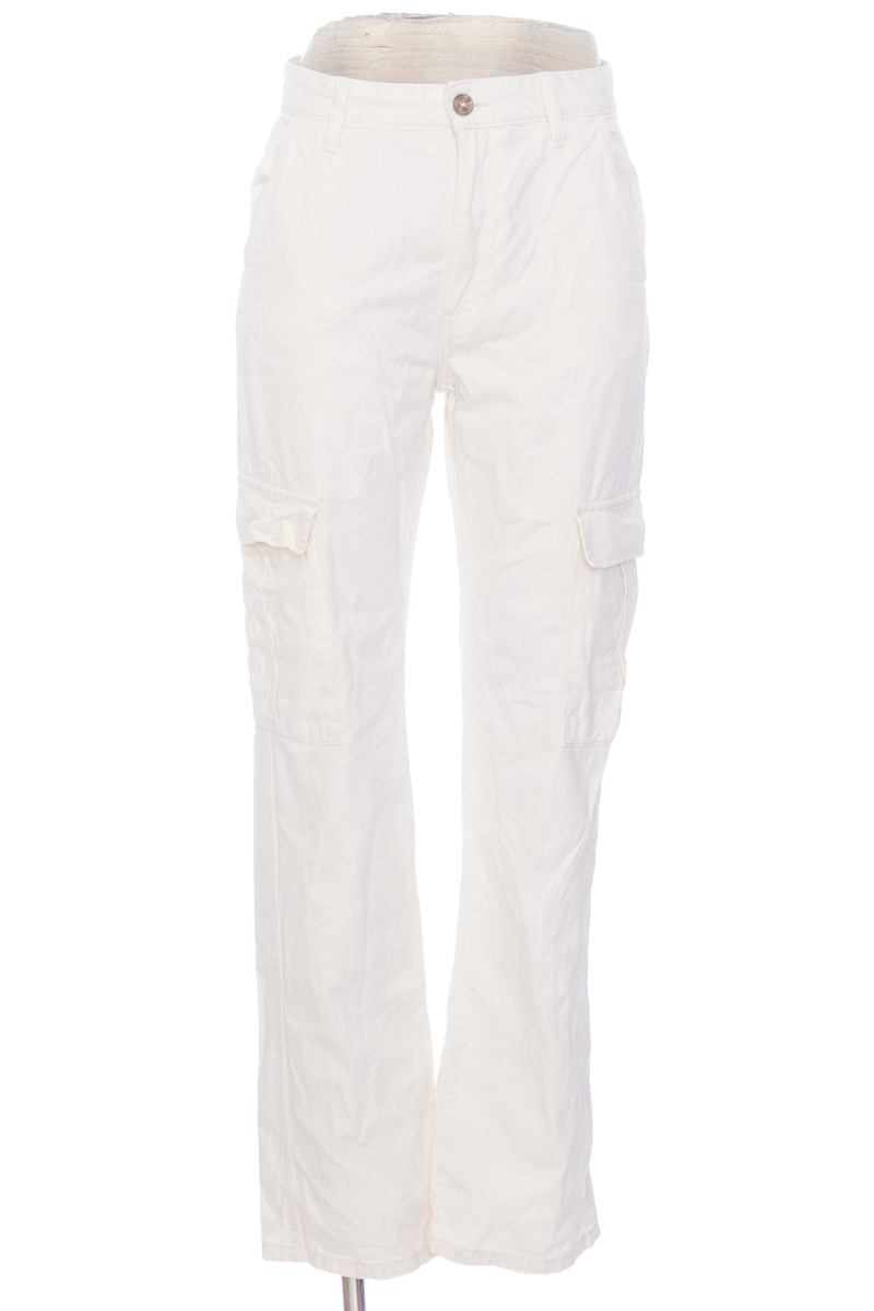 Pantalones color Beige - Stradivarius