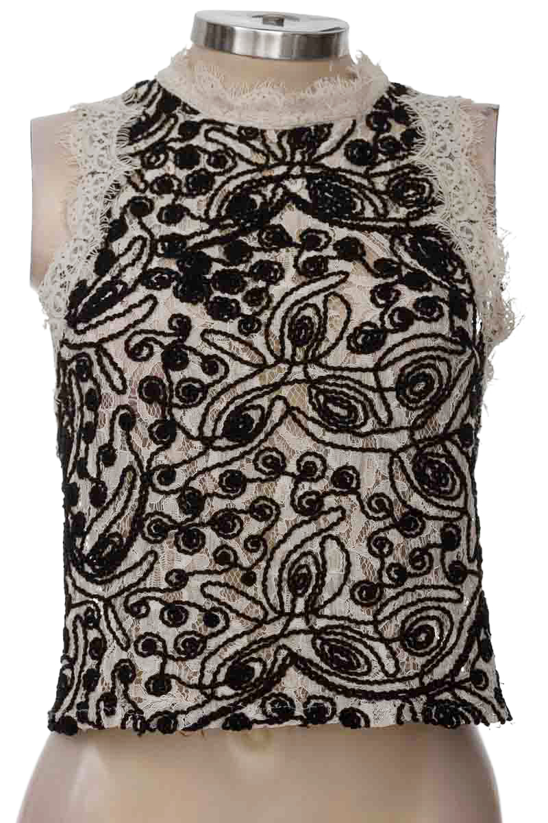 Top / Camiseta color Negro - Zara