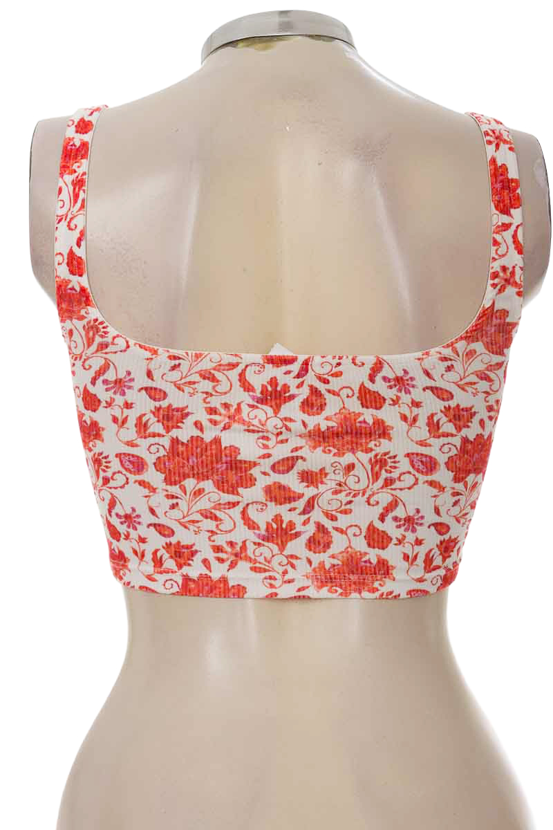 Top / Camiseta color Blanco - Closeando